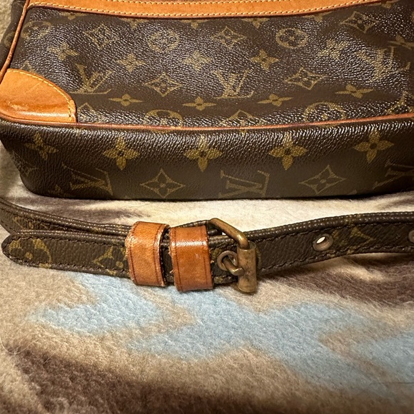 Vintage Louis Vuitton crossbody Trocadero - Picture 5 of 11